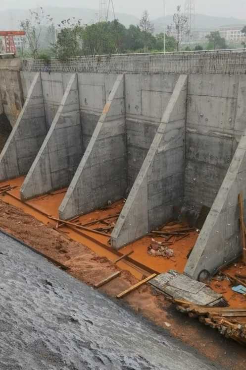洛阳廛河回族区锚杆式挡土墙